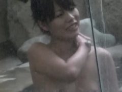 Asiatische Lesben baden