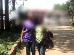 Chunky ghanasischen Lesben isst ihre Freundinnen süße Pussy in